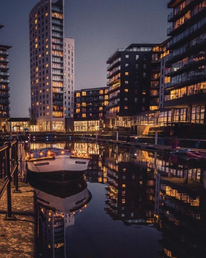 King Deluxe City Apt Large Space& Free Parking! No Balcony Leeds  Exterior foto