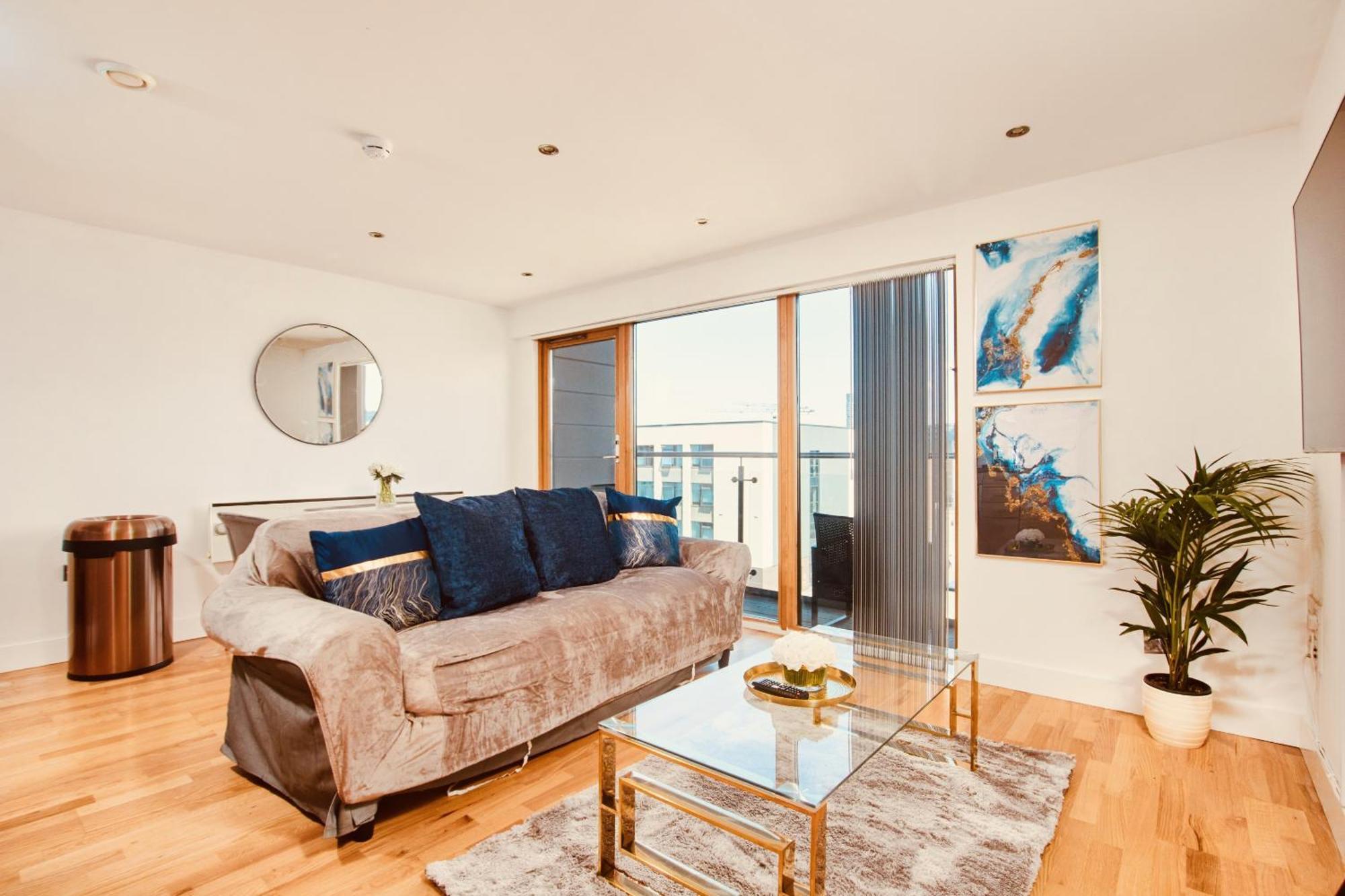 King Deluxe City Apt Large Space& Free Parking! No Balcony Leeds  Exterior foto